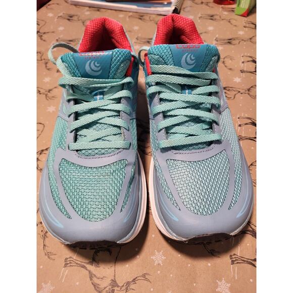 Topo Athletic Womens size 8 Ultrafly 2 Running Shoe Sneaker Ice/Red Turquoise - Picture 2 of 6